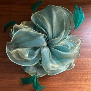 Fancy green fascinator
